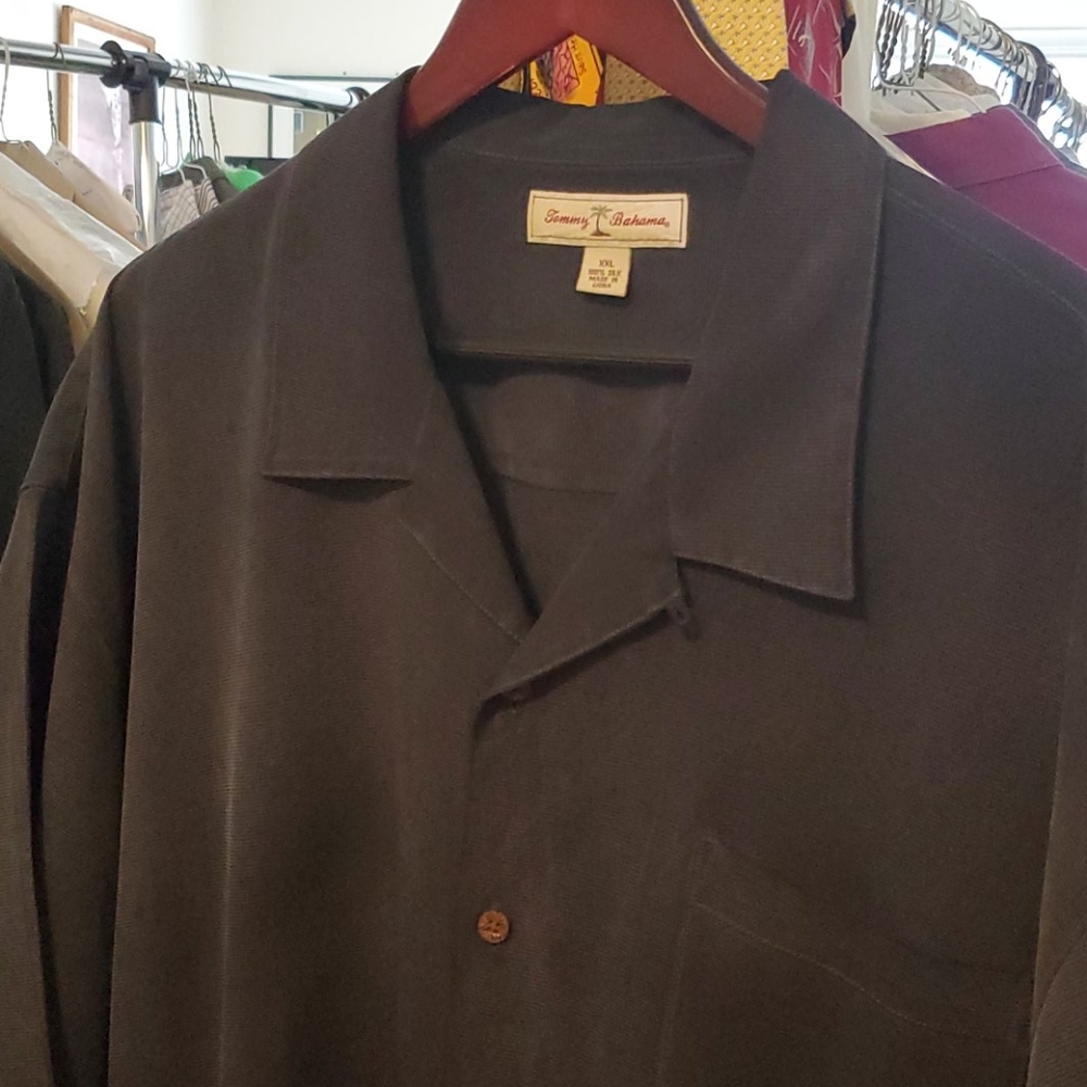 Tommy Bahama Black Silk Button Down Short Sleeve